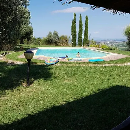 Agriturismo Colle Di Mezzo Farm stay