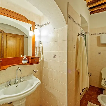 Agriturismo Colle Di Mezzo Farm stay