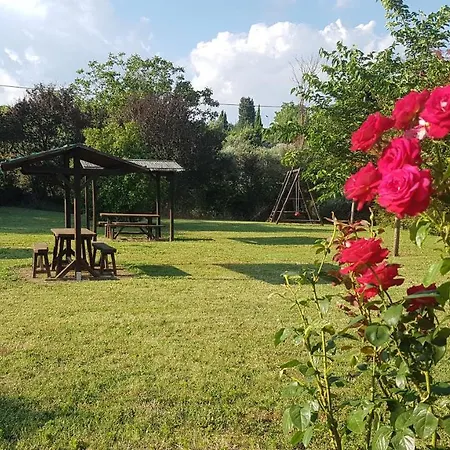 Agriturismo Colle Di Mezzo Farm stay *