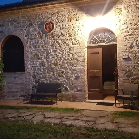Farm stay Agriturismo Colle Di Mezzo *