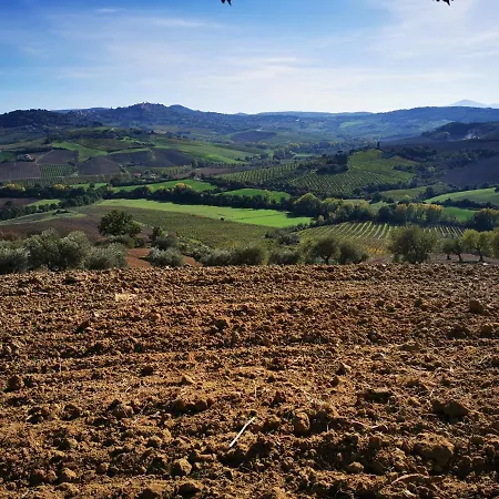 Farm stay Agriturismo Colle Di Mezzo *