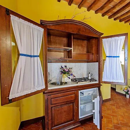 Agriturismo Colle Di Mezzo Farm stay *