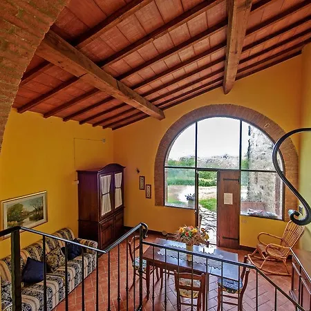 Agriturismo Colle Di Mezzo Farm stay