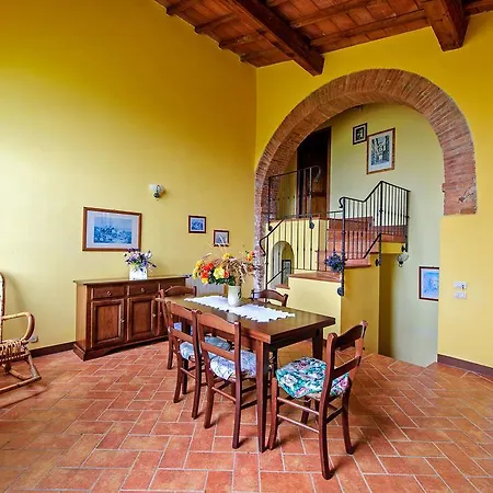 Farm stay Agriturismo Colle Di Mezzo *