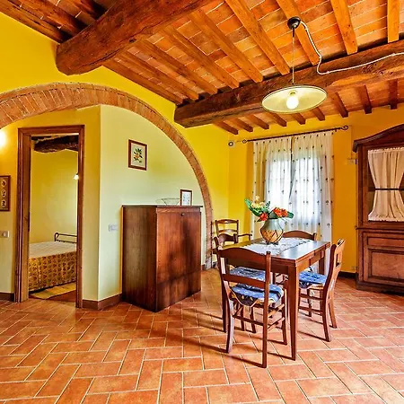 Agriturismo Colle Di Mezzo Farm stay Montefollonico